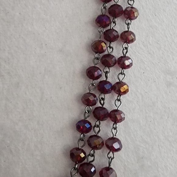 Elegant Three Strand Red Iridescent Glass Beaded Necklace - Picture 3 of 3